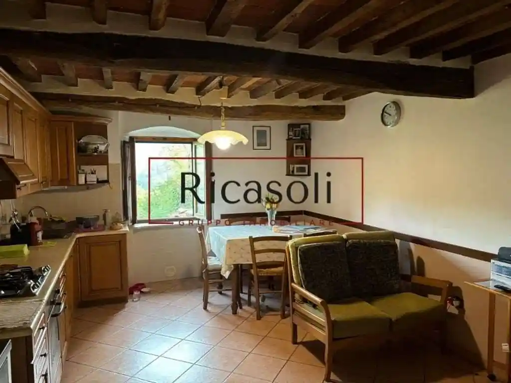 Casa indipendente in vendita a Pescia