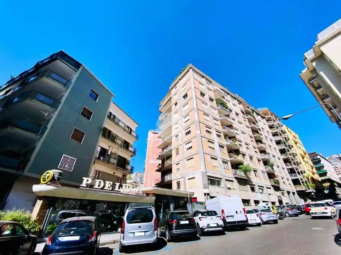 Appartamento in vendita a Napoli