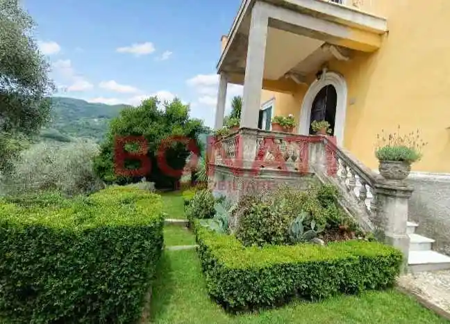 Villa in vendita a Aulla