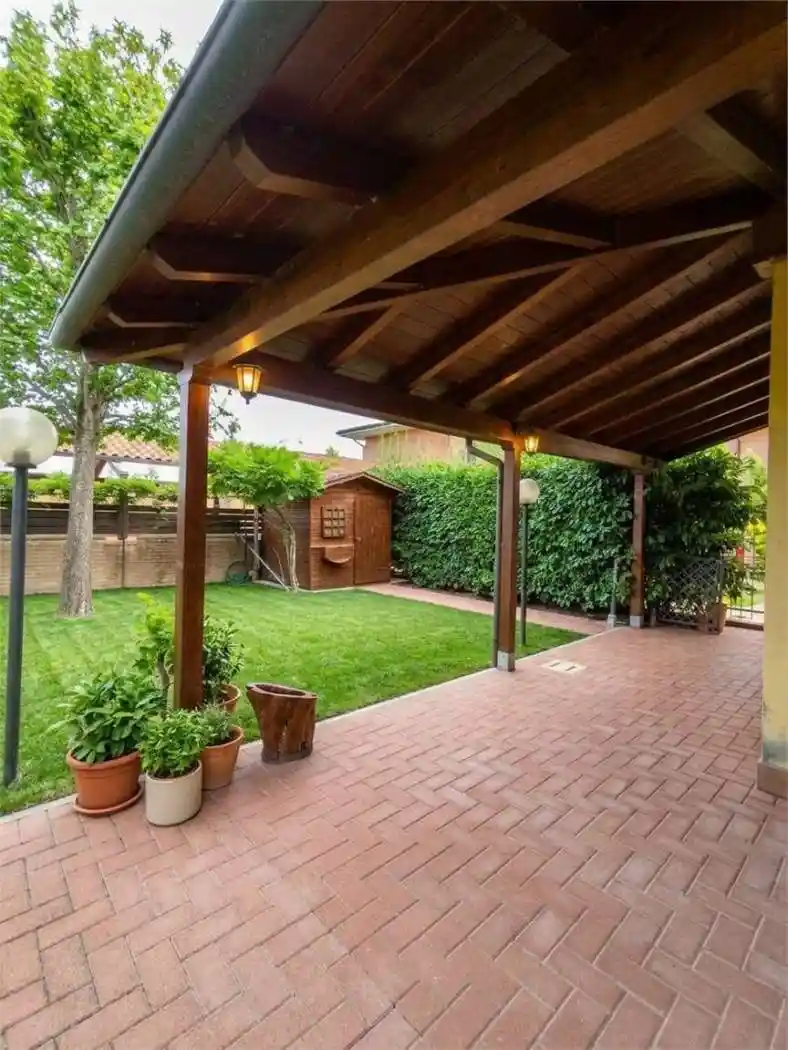 Villa in vendita a Calderara di Reno
