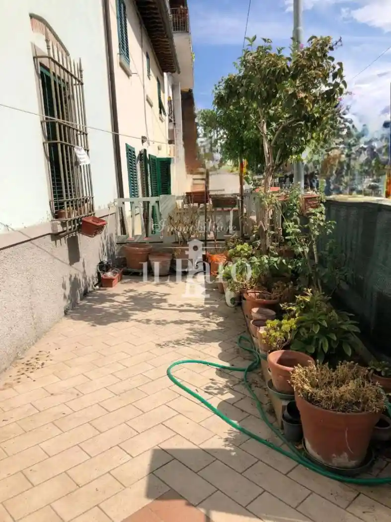 Casa indipendente in vendita a Campi Bisenzio