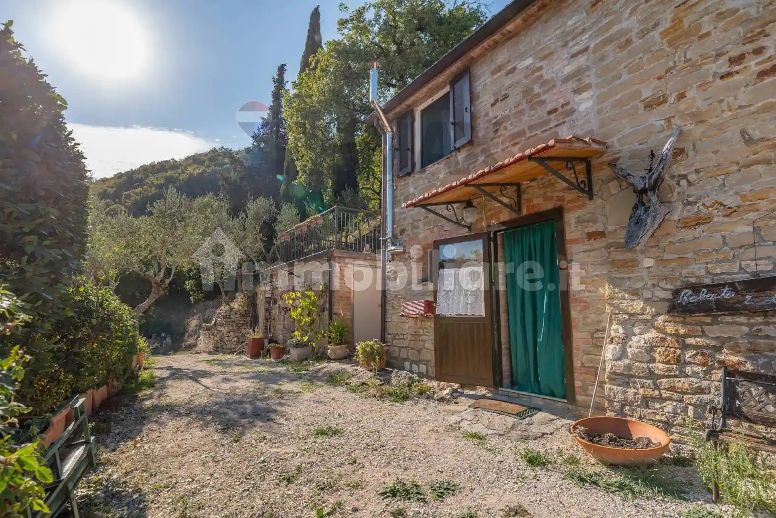 Casa indipendente in vendita a Serra San Quirico