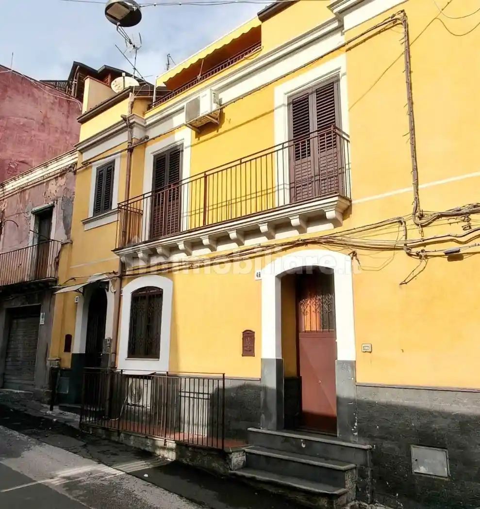 Casa indipendente in affitto a Catania