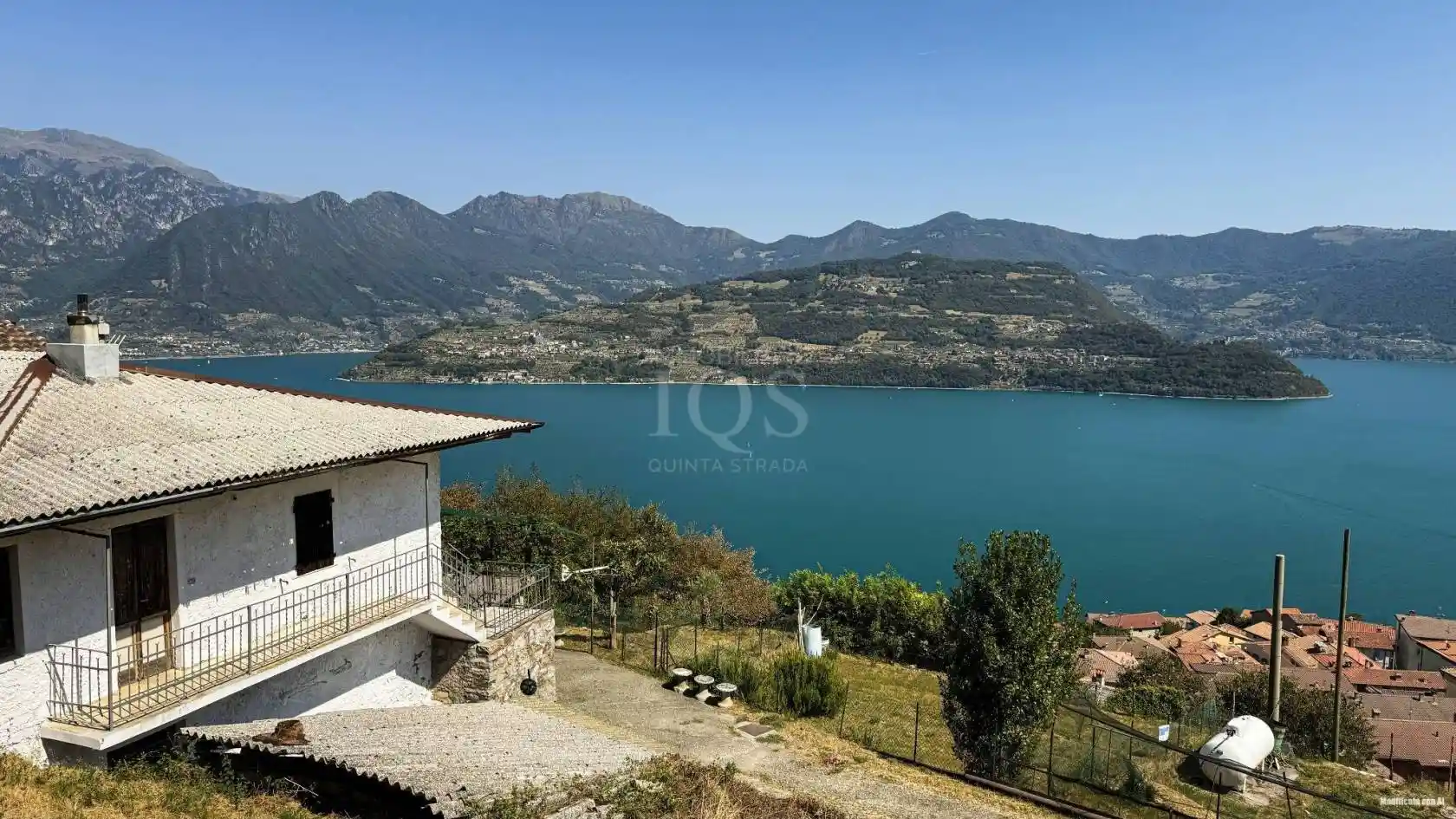 Casa indipendente in vendita a Tavernola Bergamasca