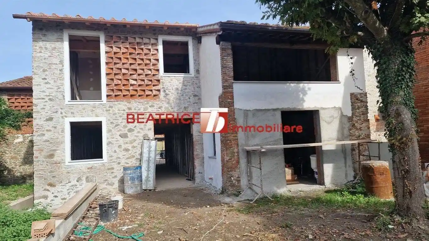Rustico - Casale in vendita a Capannori
