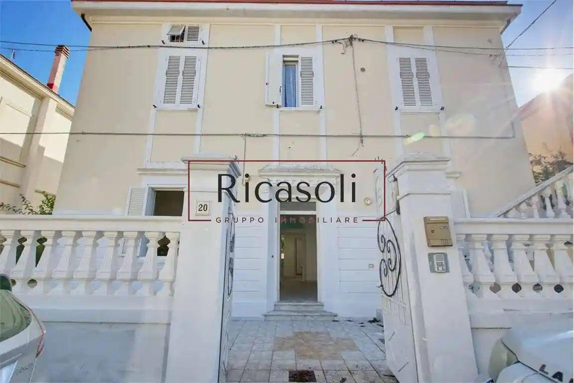 Appartamento in vendita a Livorno