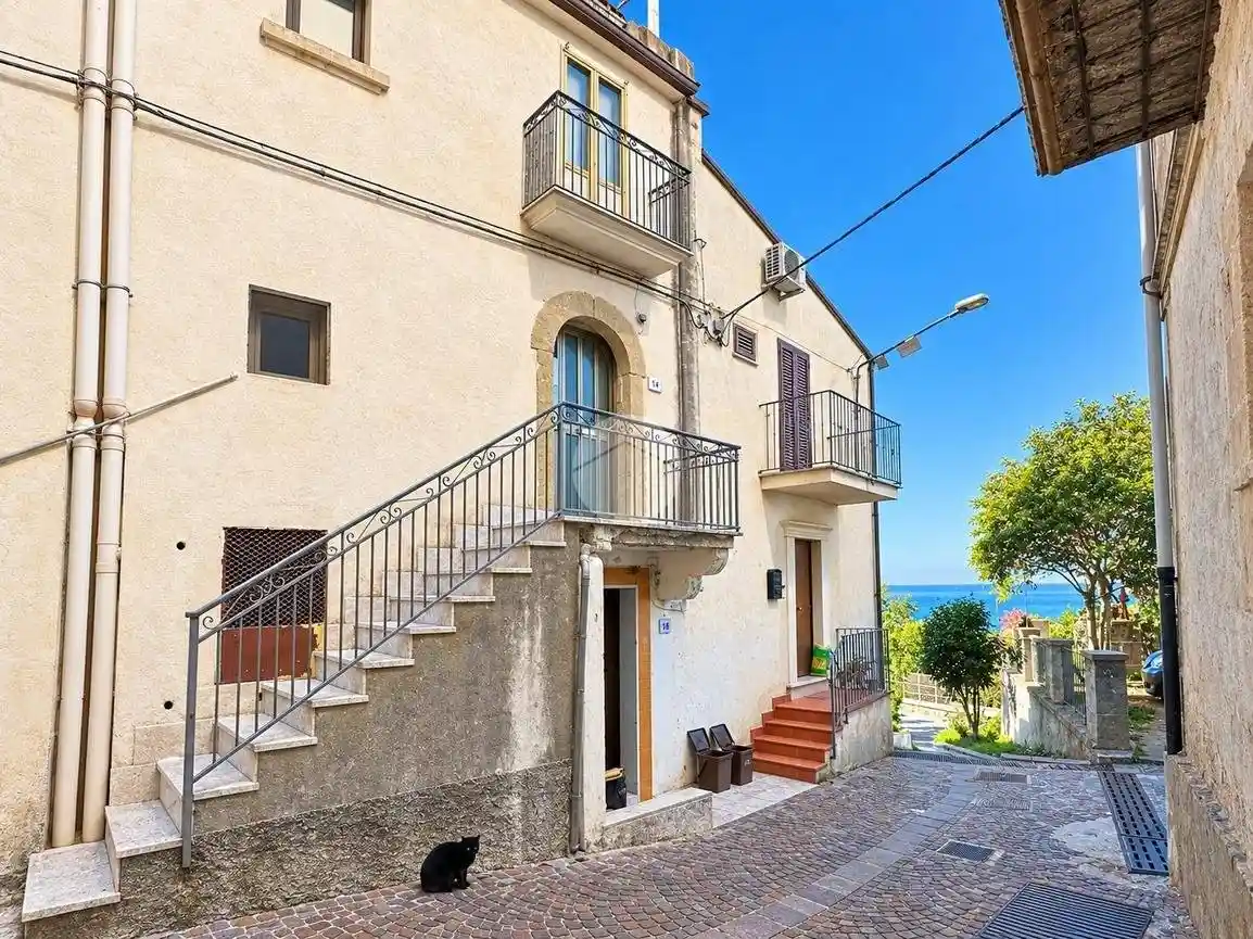 Appartamento in vendita a Paola
