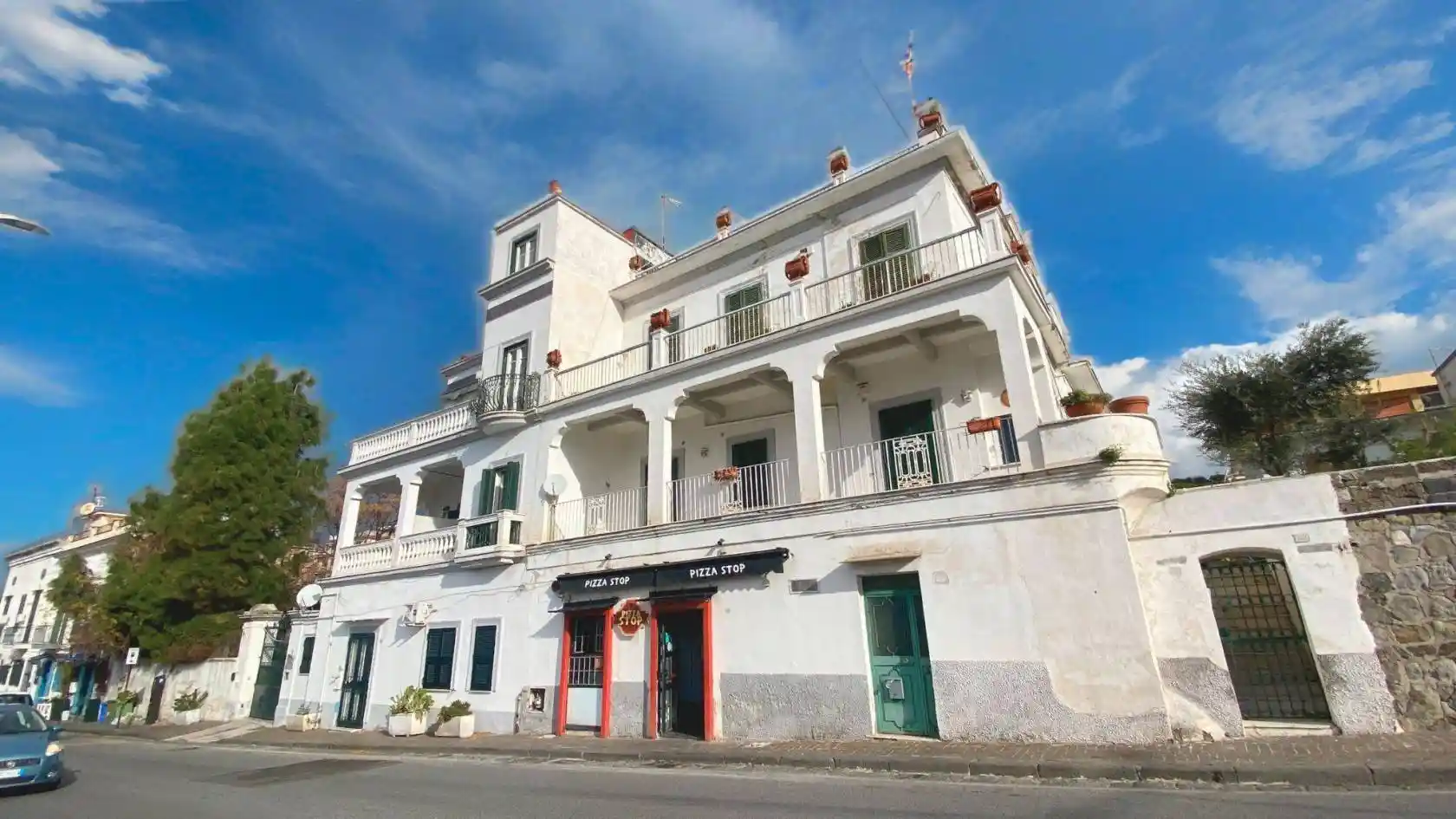 Palazzo - Edificio in vendita a Pozzuoli
