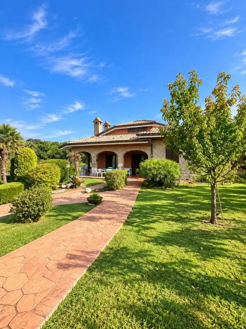 Villa in vendita a Canale Monterano