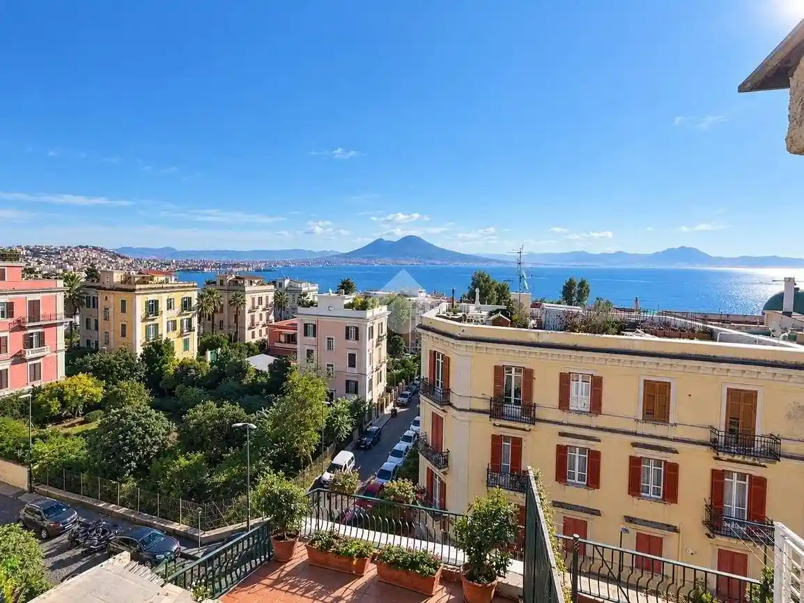 Appartamento in vendita a Napoli