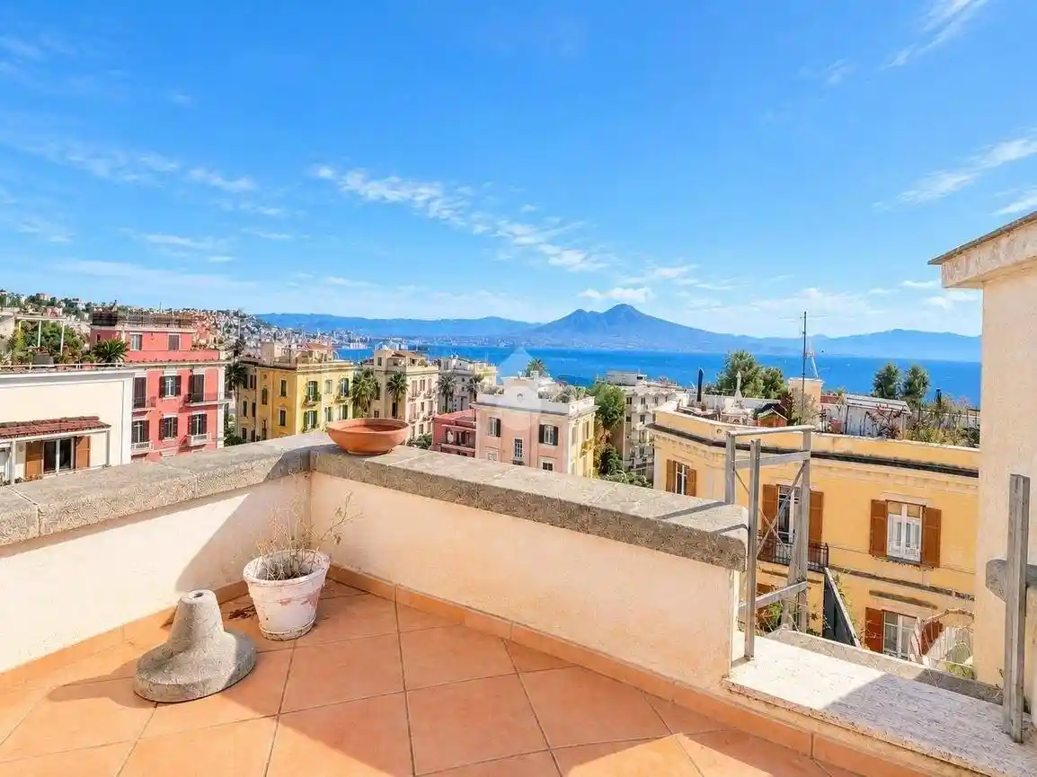 Appartamento in affitto a Napoli