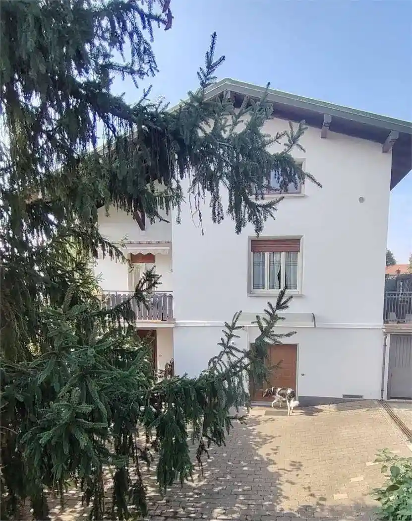 Villa in vendita a Biandronno