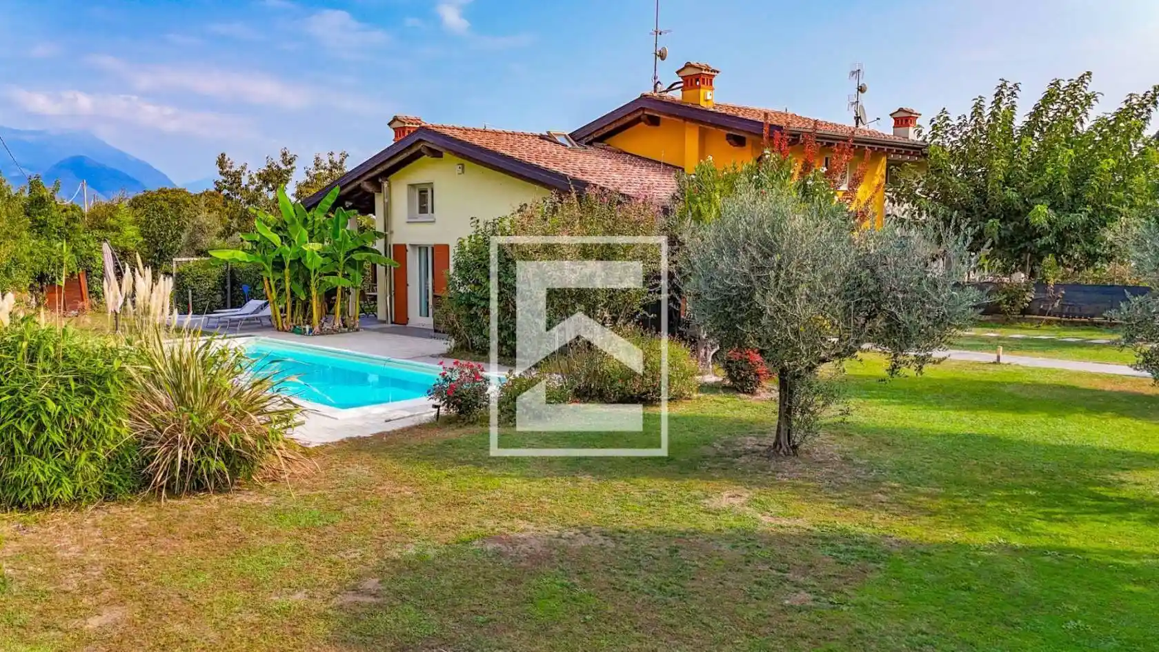 Villa in vendita a Puegnago sul Garda