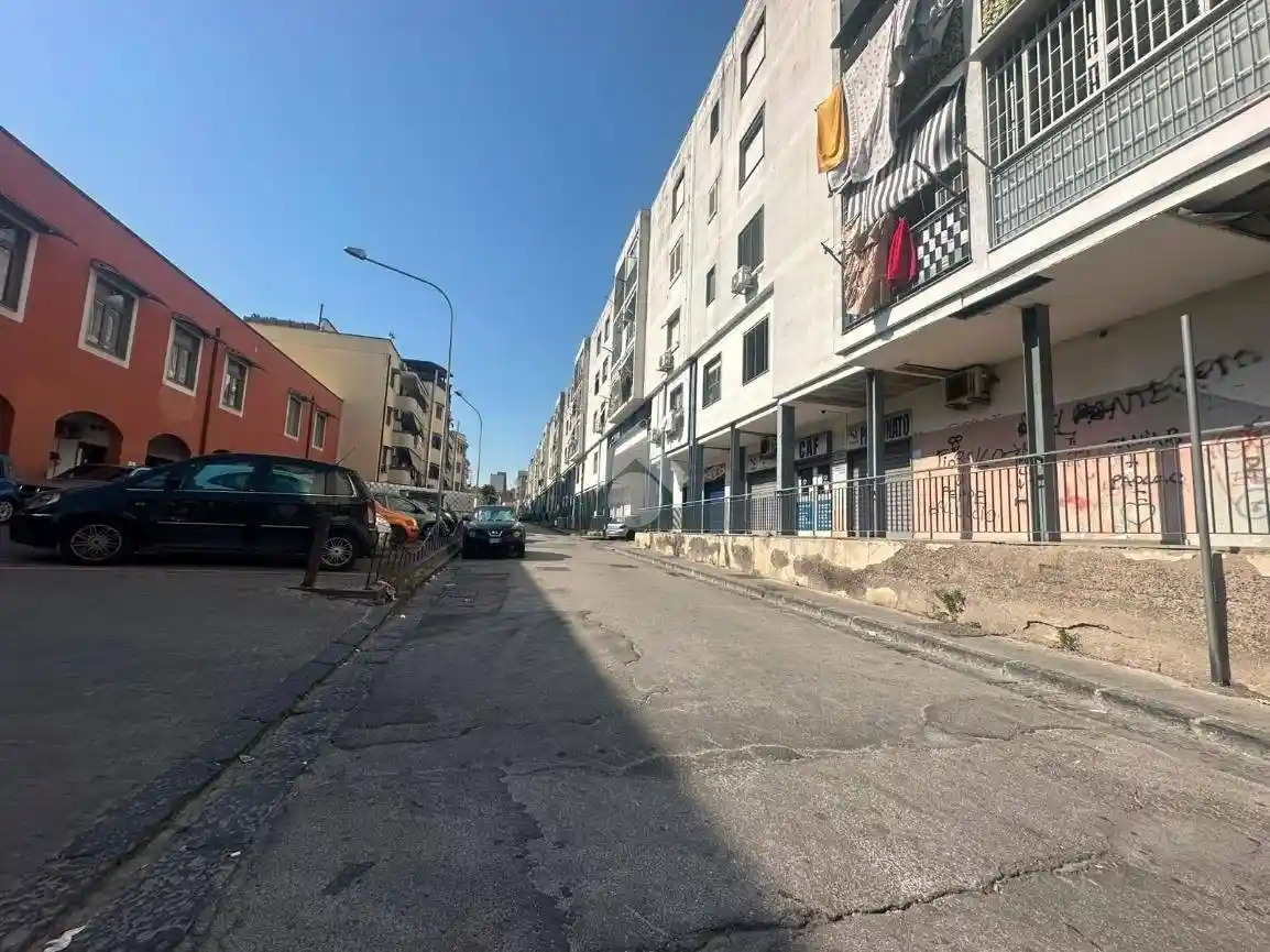 Appartamento in vendita a Napoli