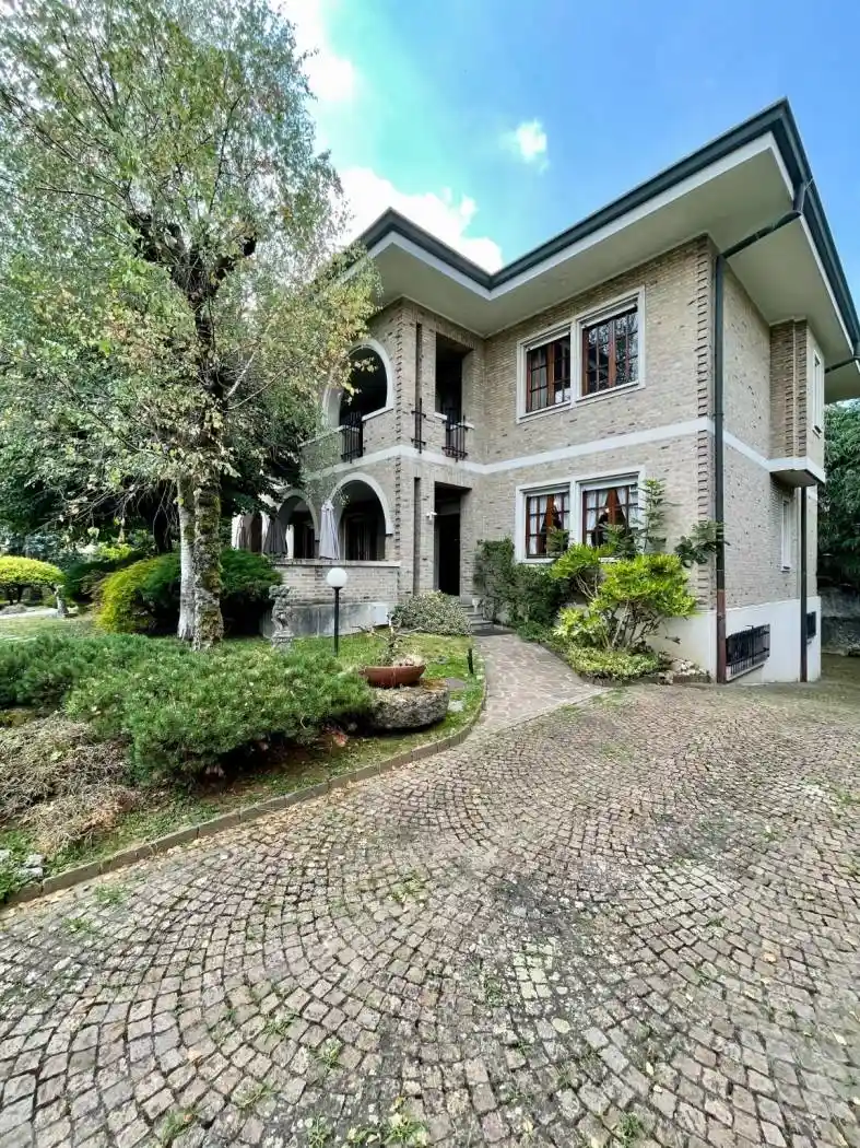 Villa in vendita a Meda