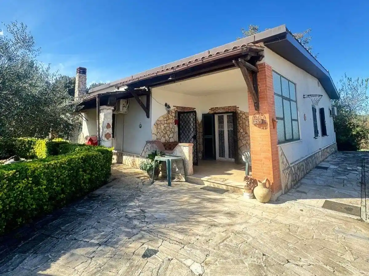 Rustico - Casale in vendita a Guidonia Montecelio