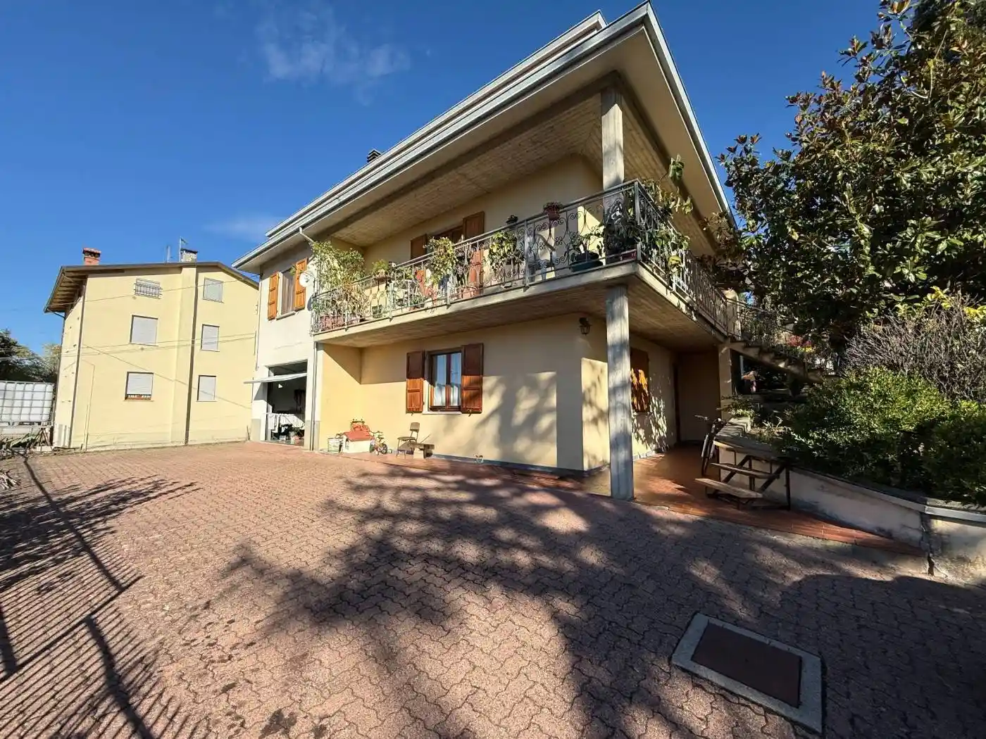 Villa in vendita a Varano de' Melegari