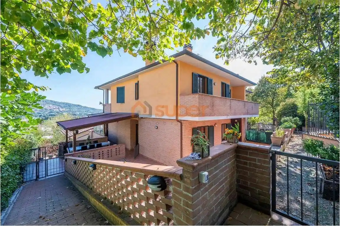 Villa in vendita a Corciano