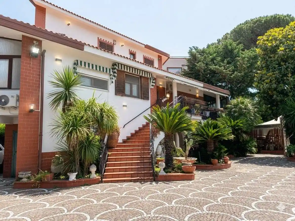 Villa in vendita a Napoli