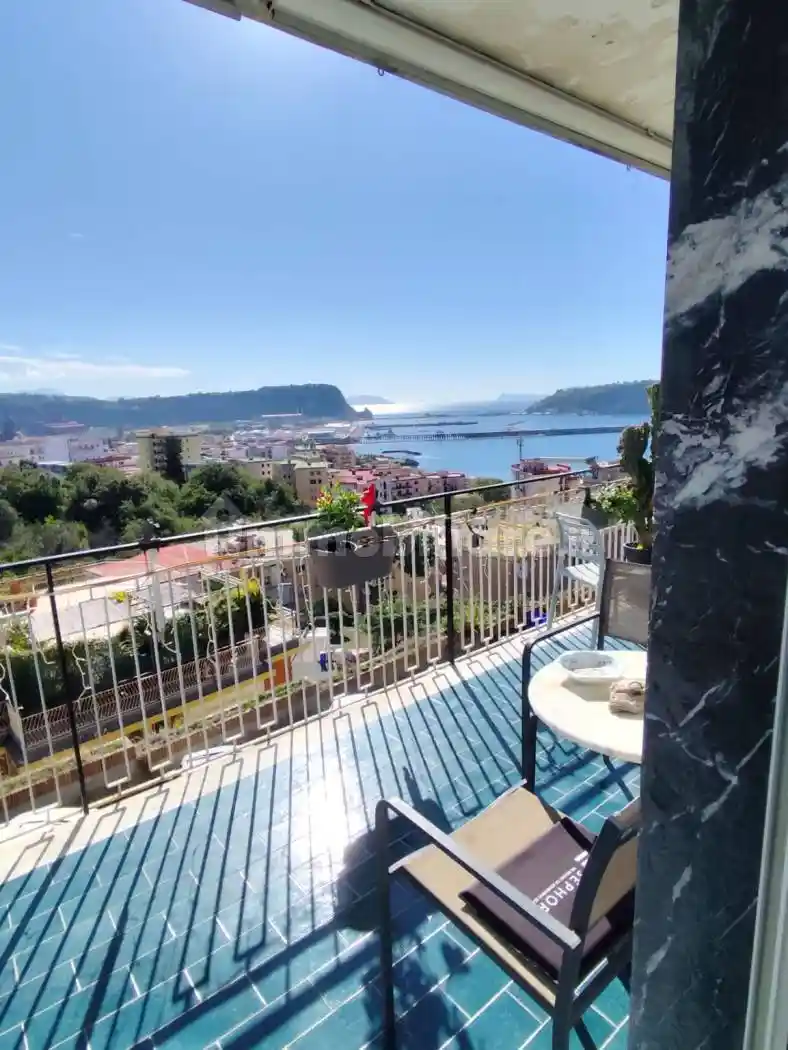 Appartamento in vendita a Napoli