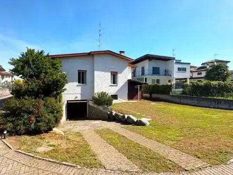 Villa in vendita a Vizzola Ticino