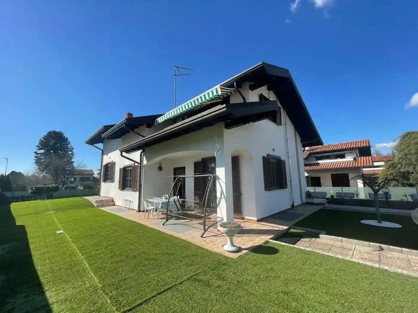 Villa - foto 2