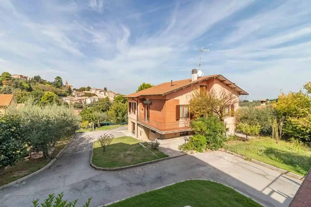 Villa in vendita a Cartoceto
