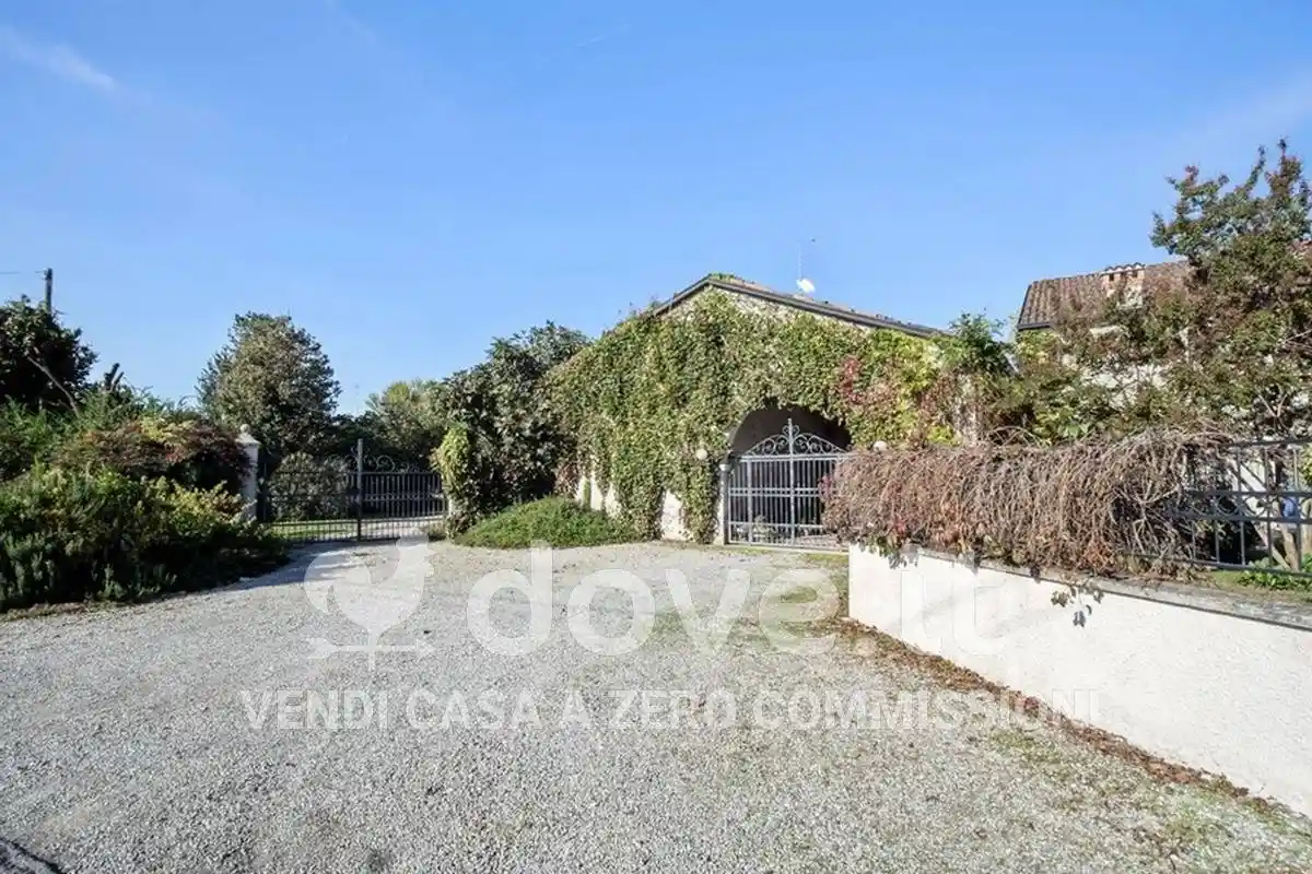 Villa in vendita a Reggiolo