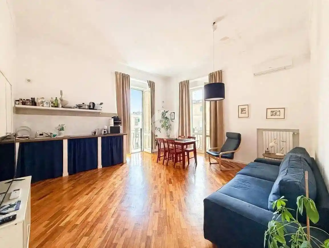 Appartamento in vendita a Napoli