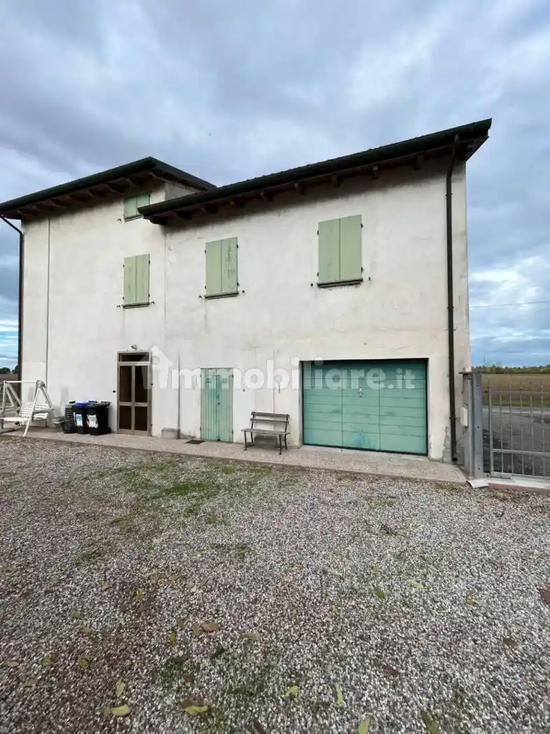 Villa in vendita a Finale Emilia