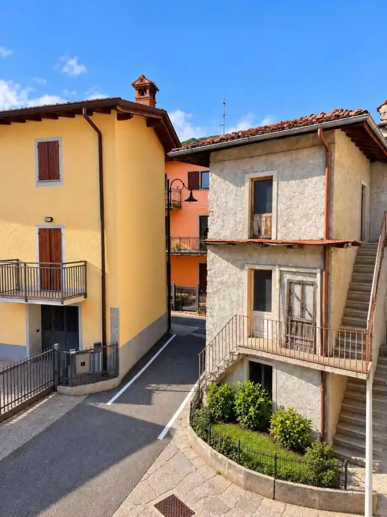 Casa indipendente in vendita a Strozza