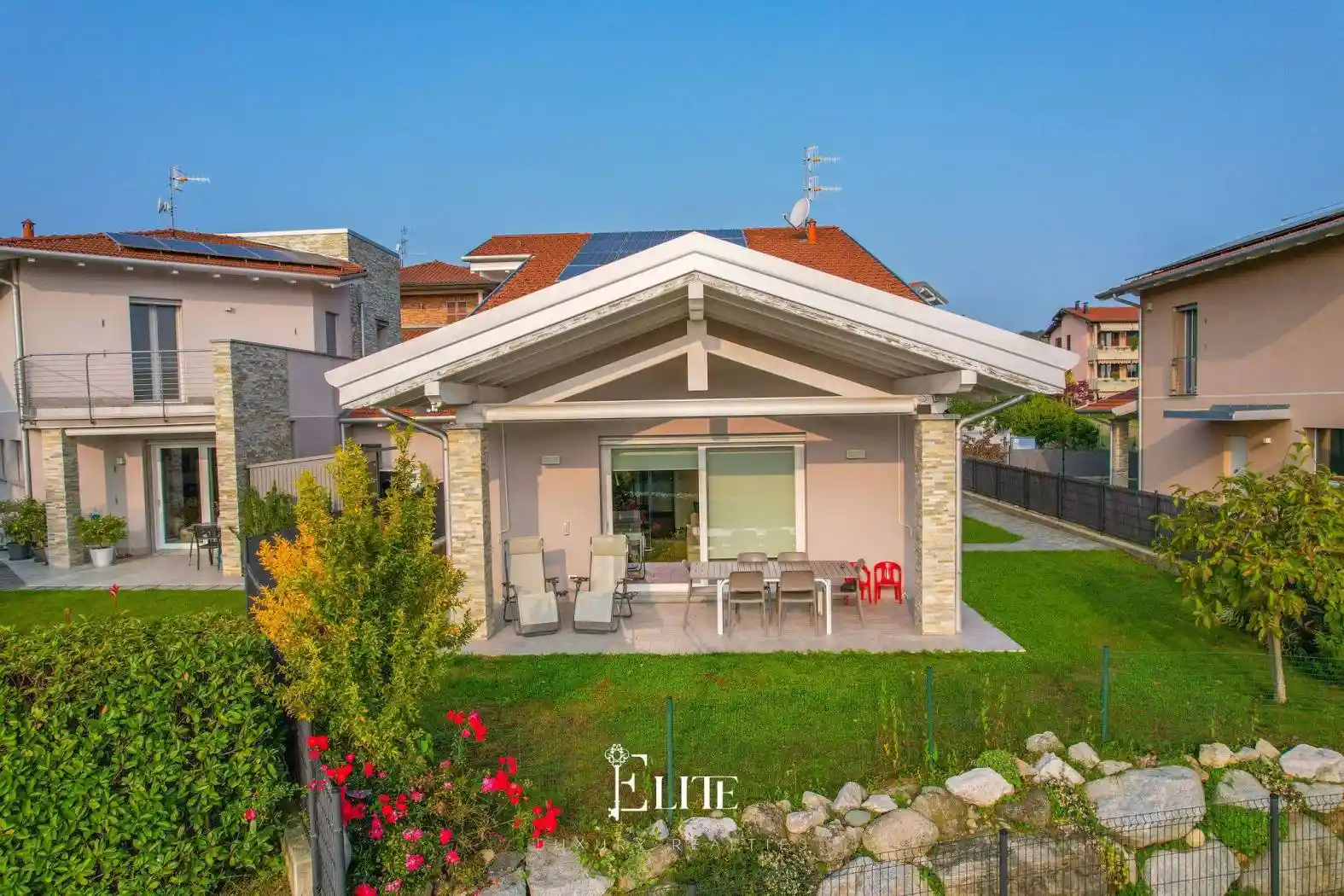 Villa in vendita a Daverio
