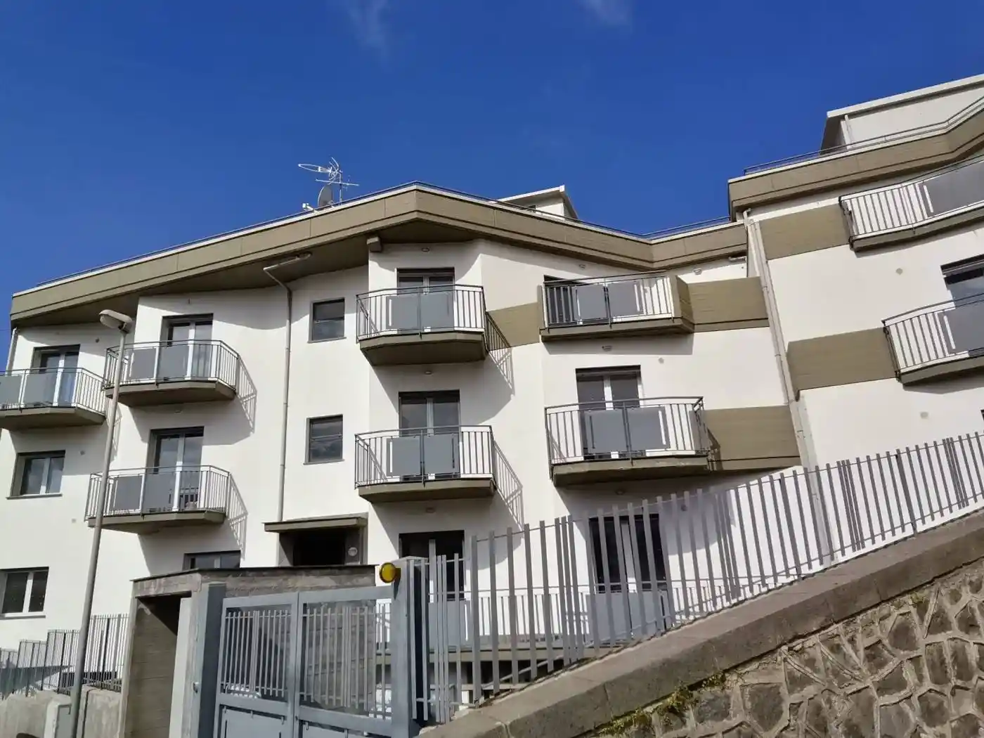 Appartamento in vendita a Camporotondo Etneo