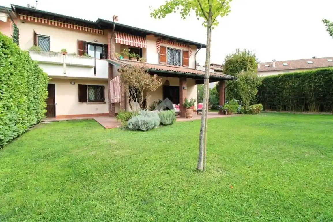 Casa indipendente in vendita a Bressana Bottarone