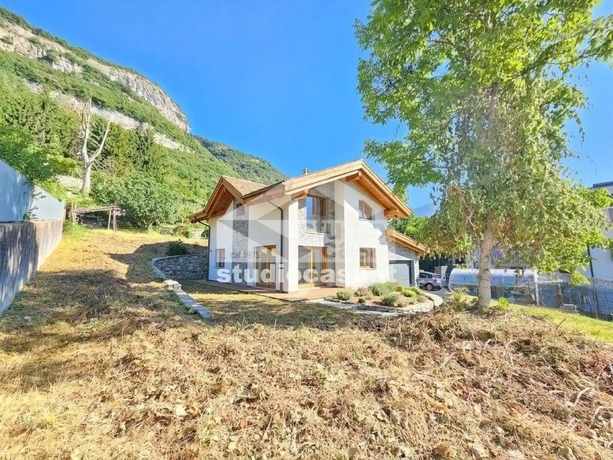 Casa indipendente in vendita a Villa Lagarina