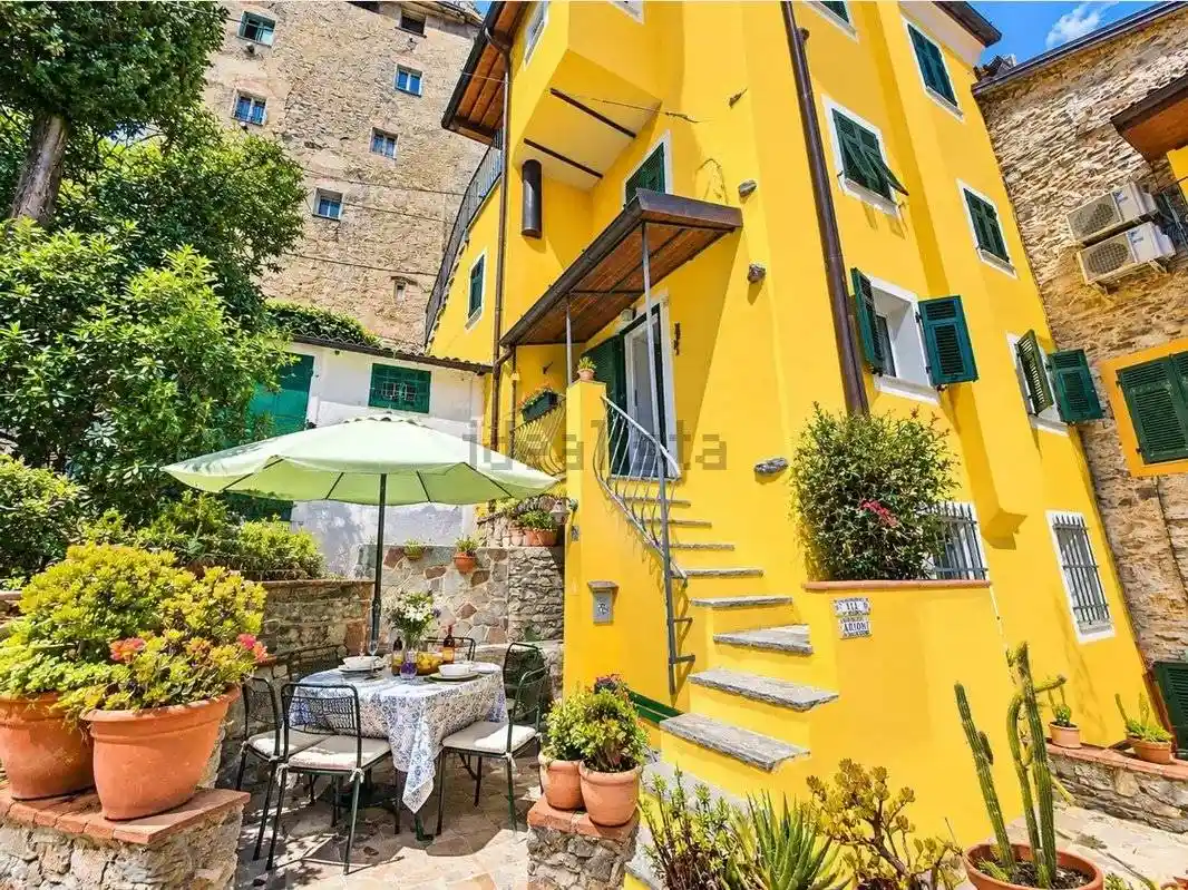 Casa indipendente in vendita a Ameglia