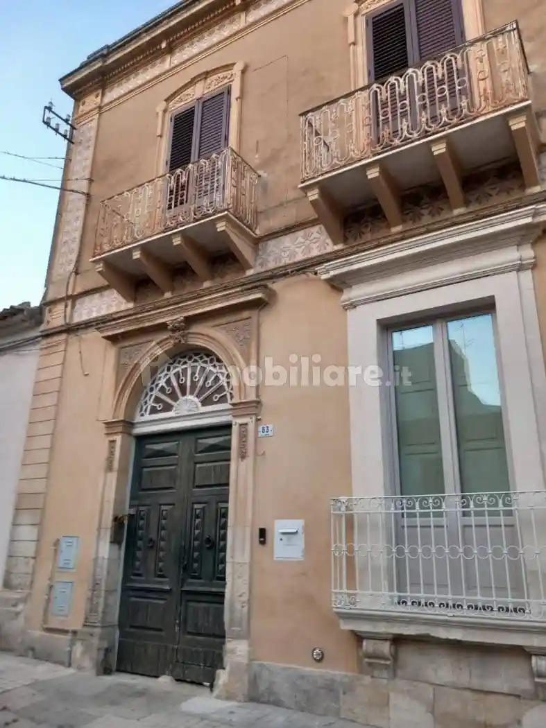Palazzo - Edificio in vendita a Avola