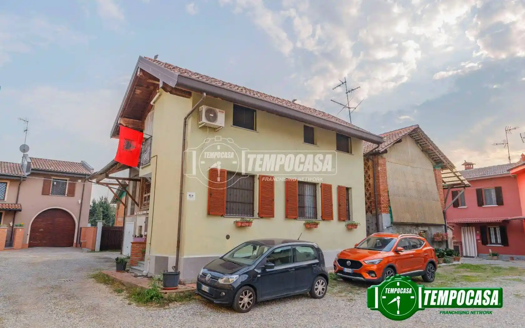 Casa indipendente in vendita a Vellezzo Bellini