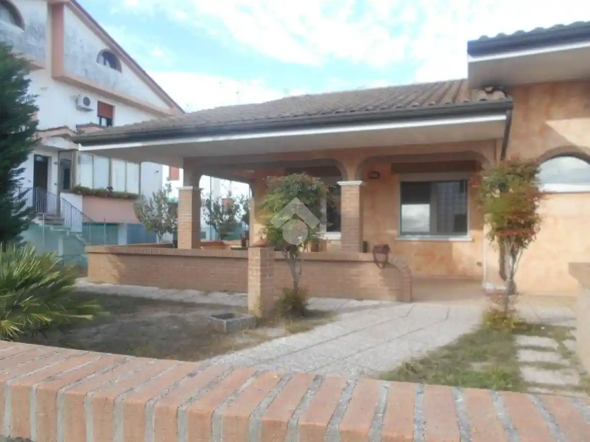 Villa in vendita a Lagosanto