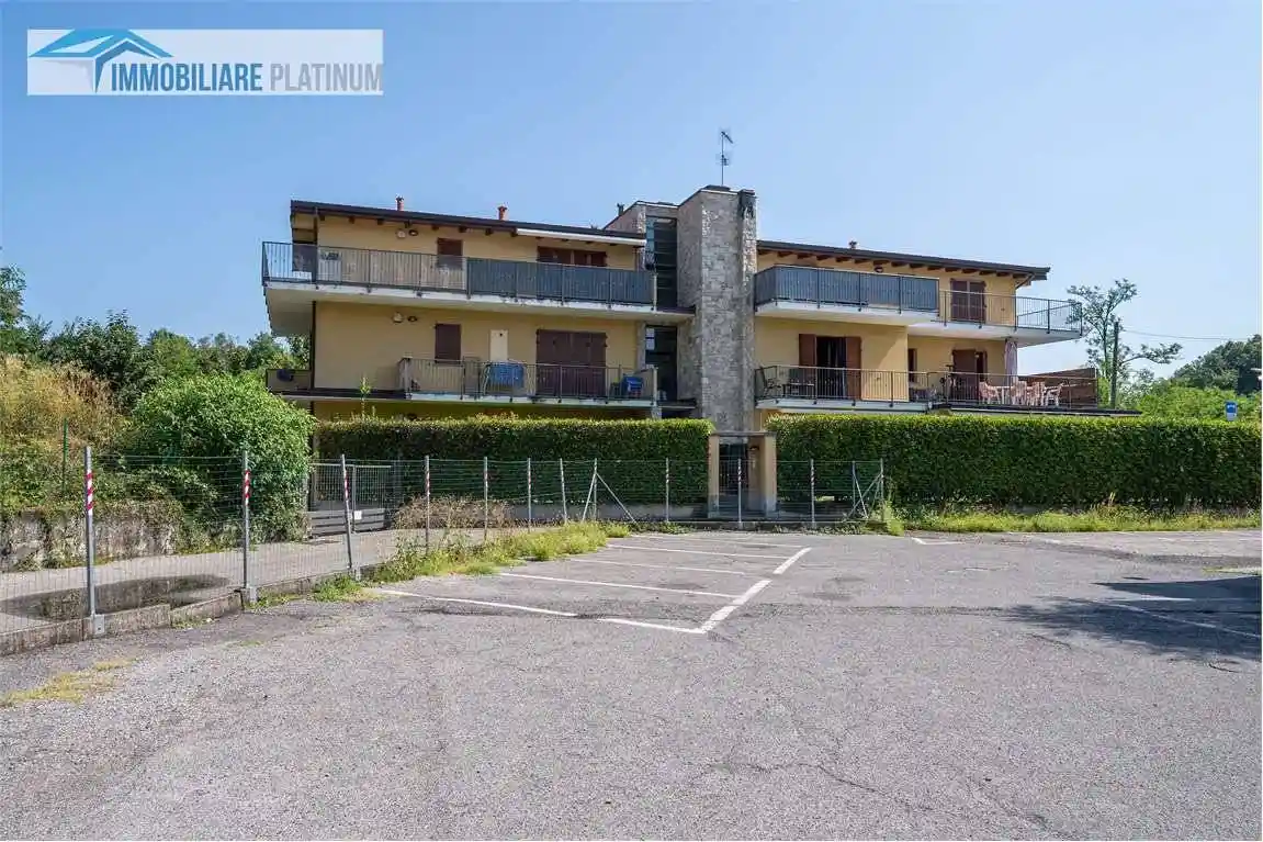 Appartamento in vendita a Carate Brianza