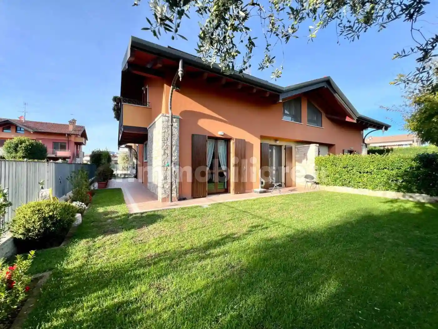 Villa - foto 2