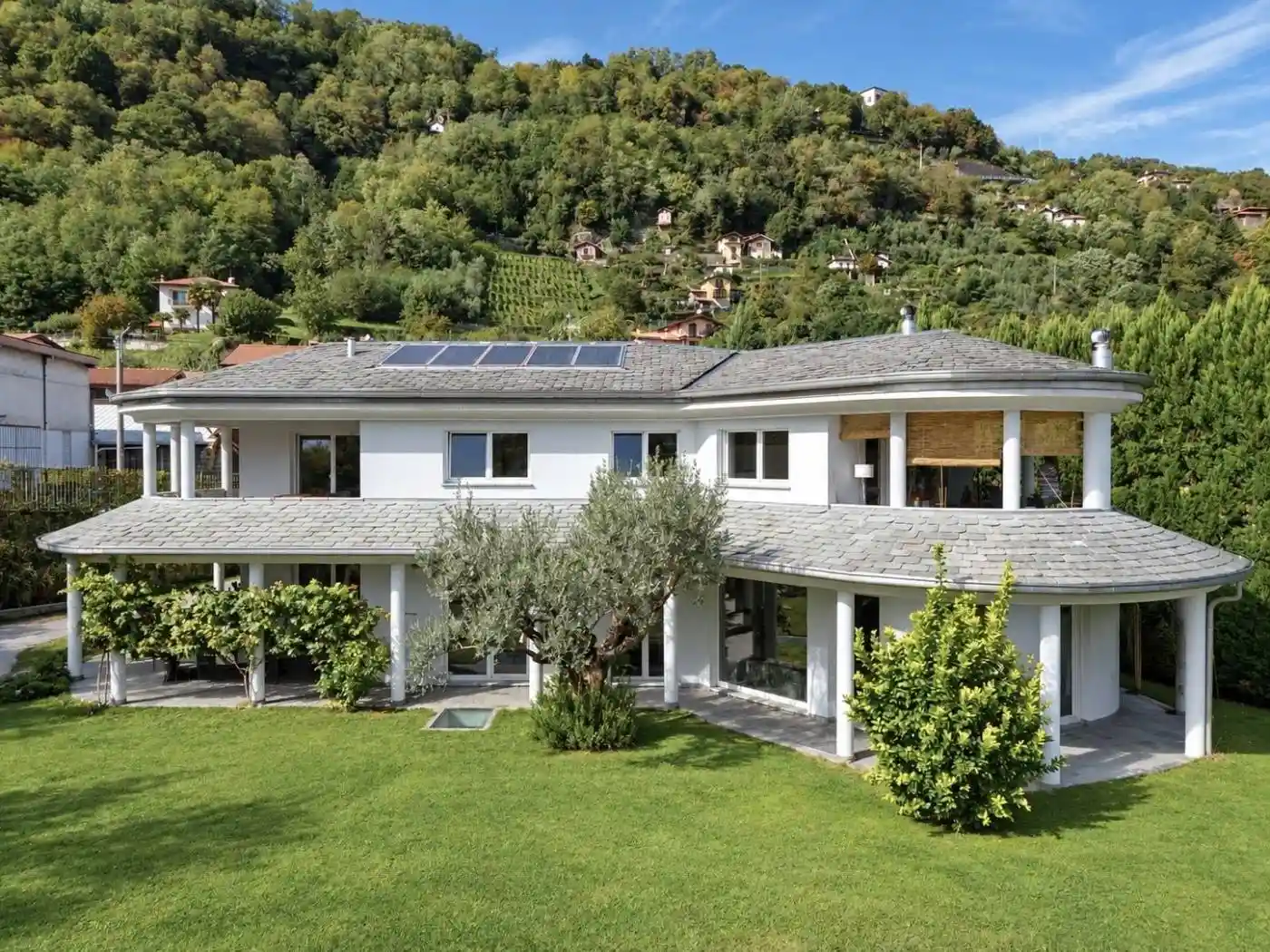 Villa in vendita a Dongo
