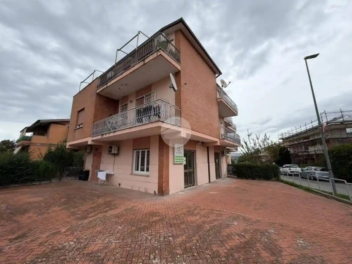 Appartamento in vendita a Fara in Sabina