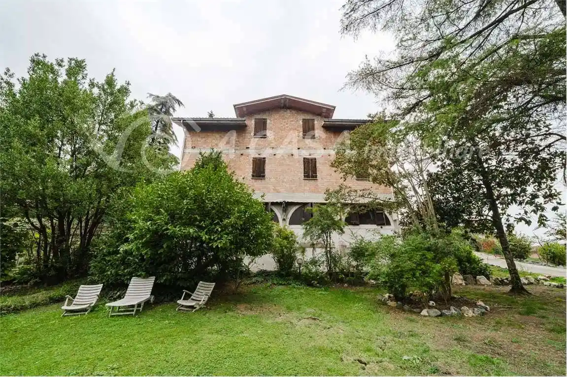 Casa indipendente in vendita a Medesano