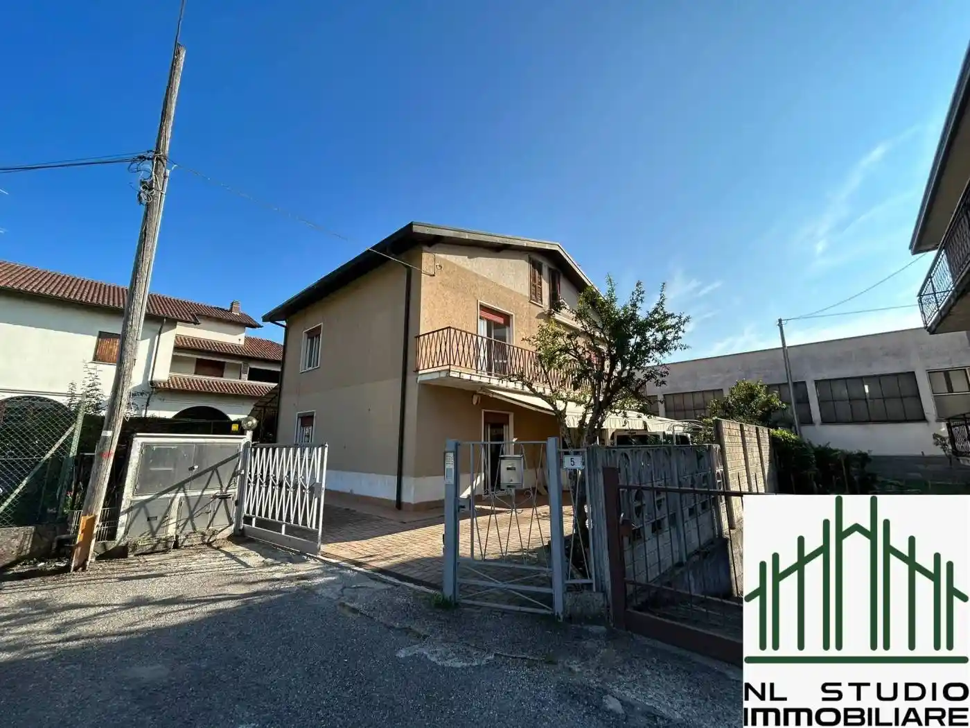 Villa in vendita a Cardano al Campo