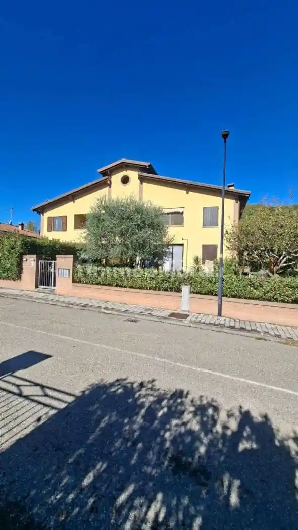 Appartamento in vendita a Varano de' Melegari