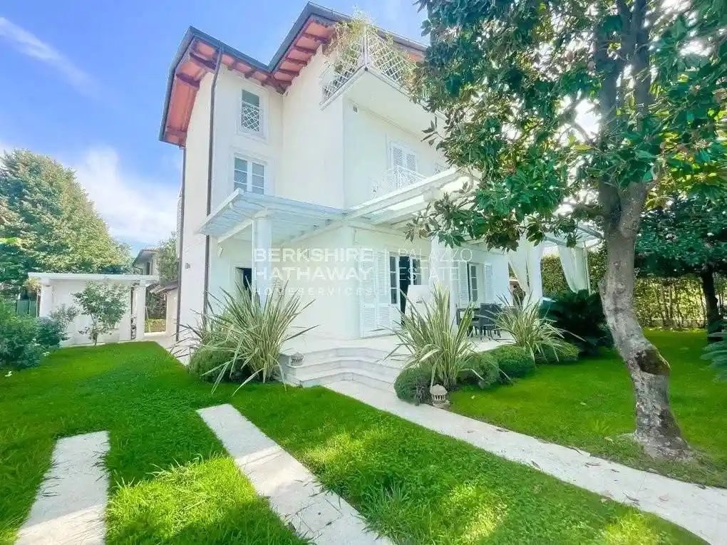 Villa in vendita a Pietrasanta