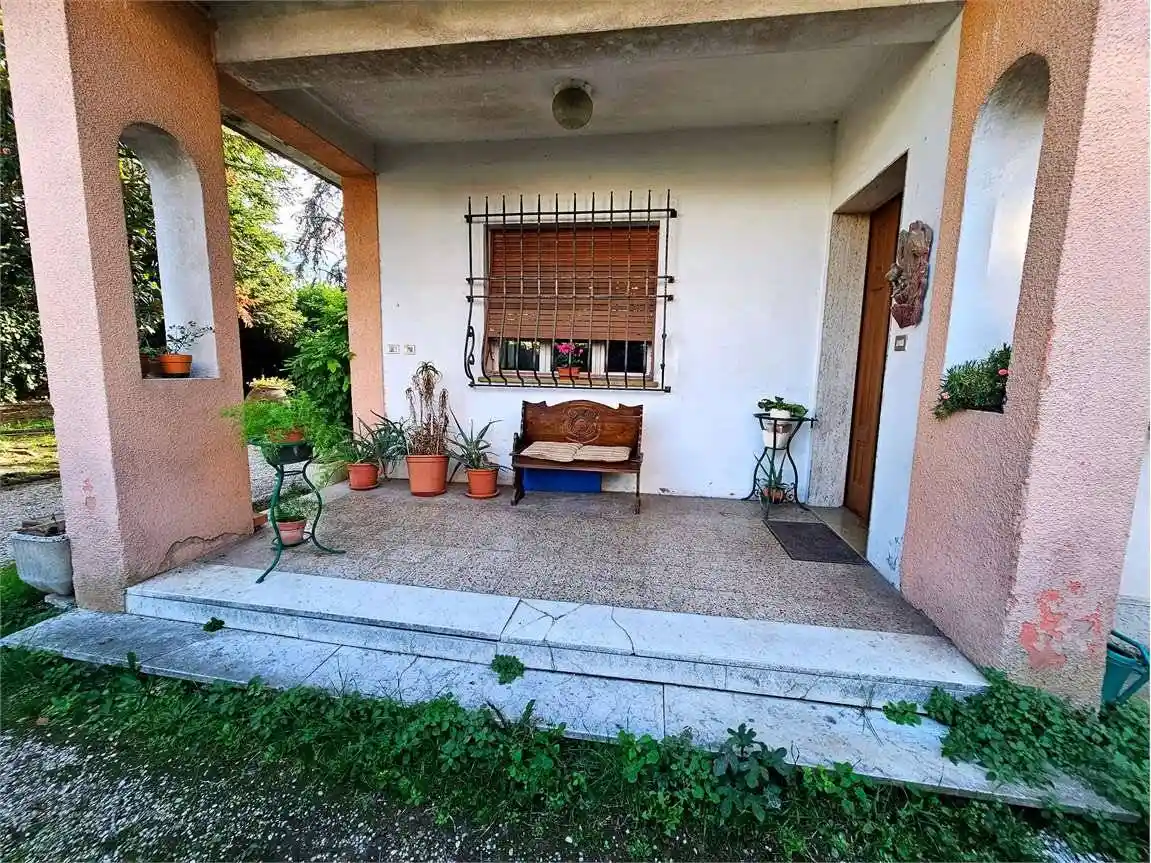 Villa in vendita a Correggio