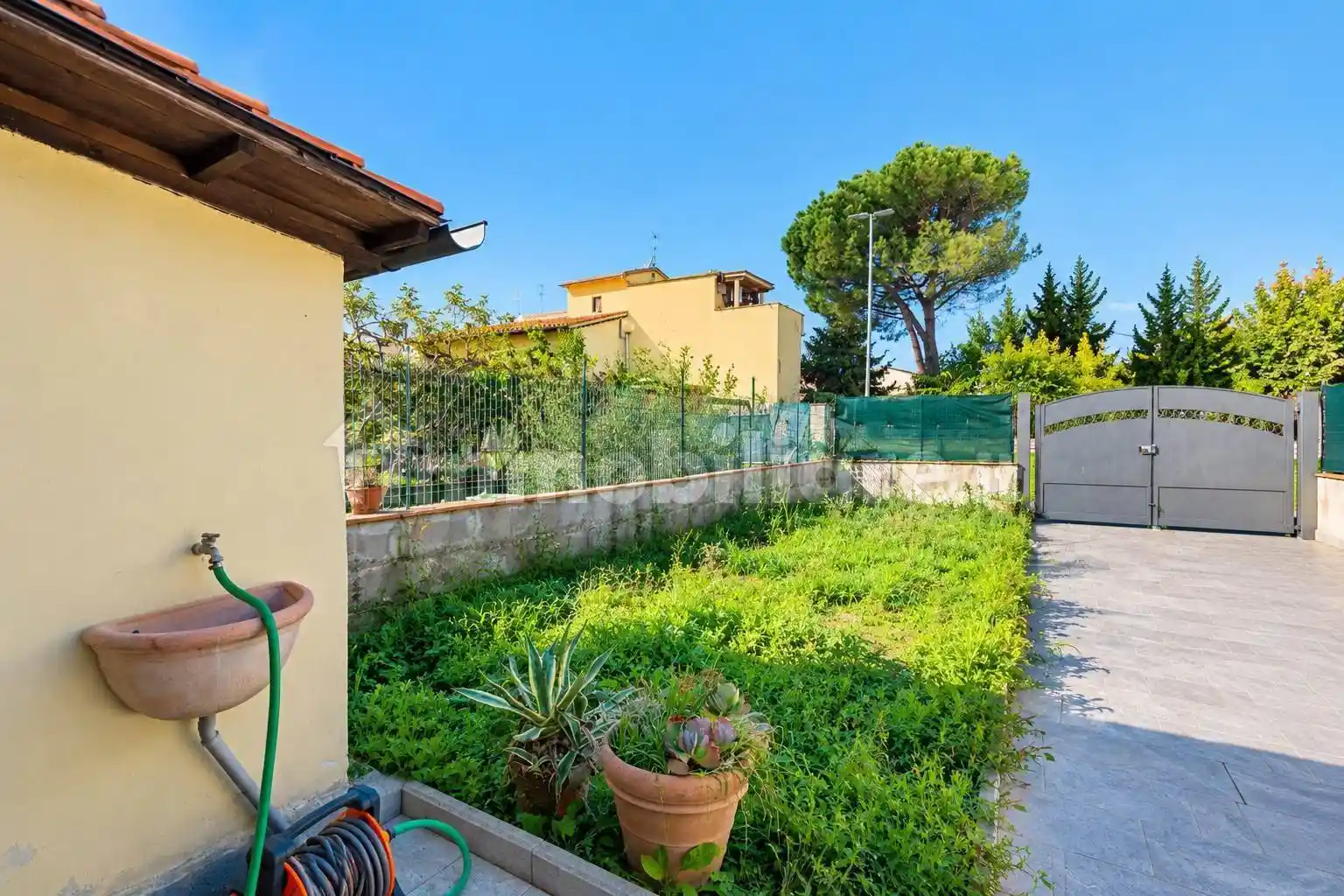 Casa indipendente in vendita a Campi Bisenzio
