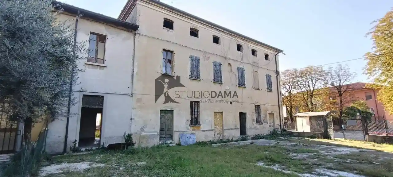 Rustico - Casale in vendita a Lonato del Garda